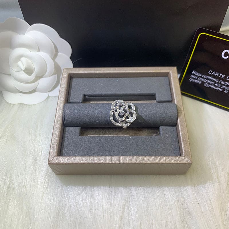 Chanel Fil De Camelia Ring - 18K White Gold