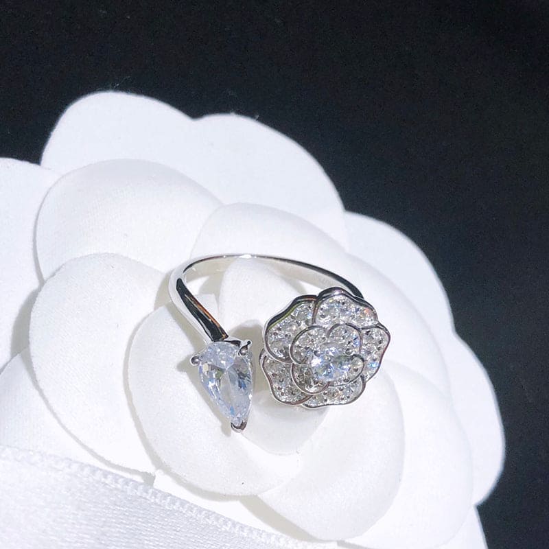 Chanel Diamond Camelia Precieux Ring - 18K White Gold