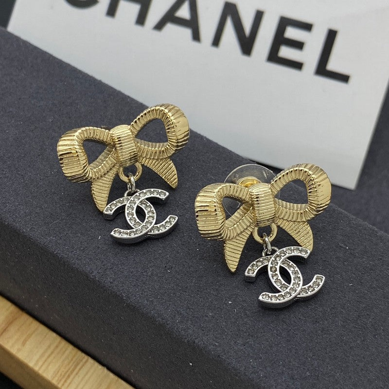 Chanel Bow Tie Earrings - 18K Yellow Gold