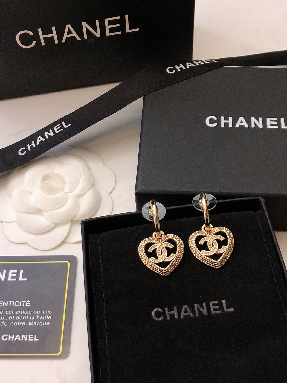Chanel Heart Strass Earrings - 18K Yellow Gold