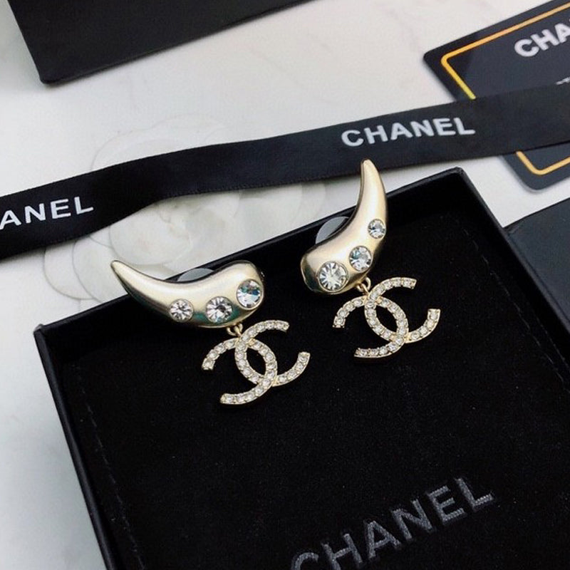 Chanel Feather Diamond Earrings - 18K Yellow Gold