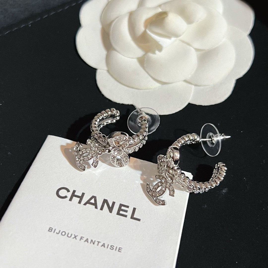 Chanel Diamond Pendant Earrings - 18K White Gold