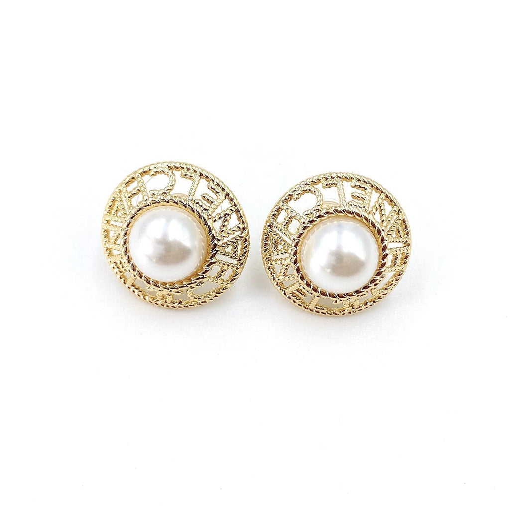 Chanel Pearl Round Earrings - 18K Yellow Gold