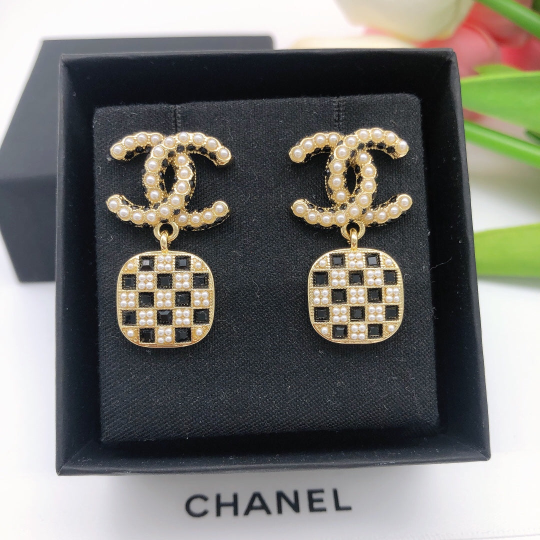Chanel Chain Earrings - 18K Yellow Gold