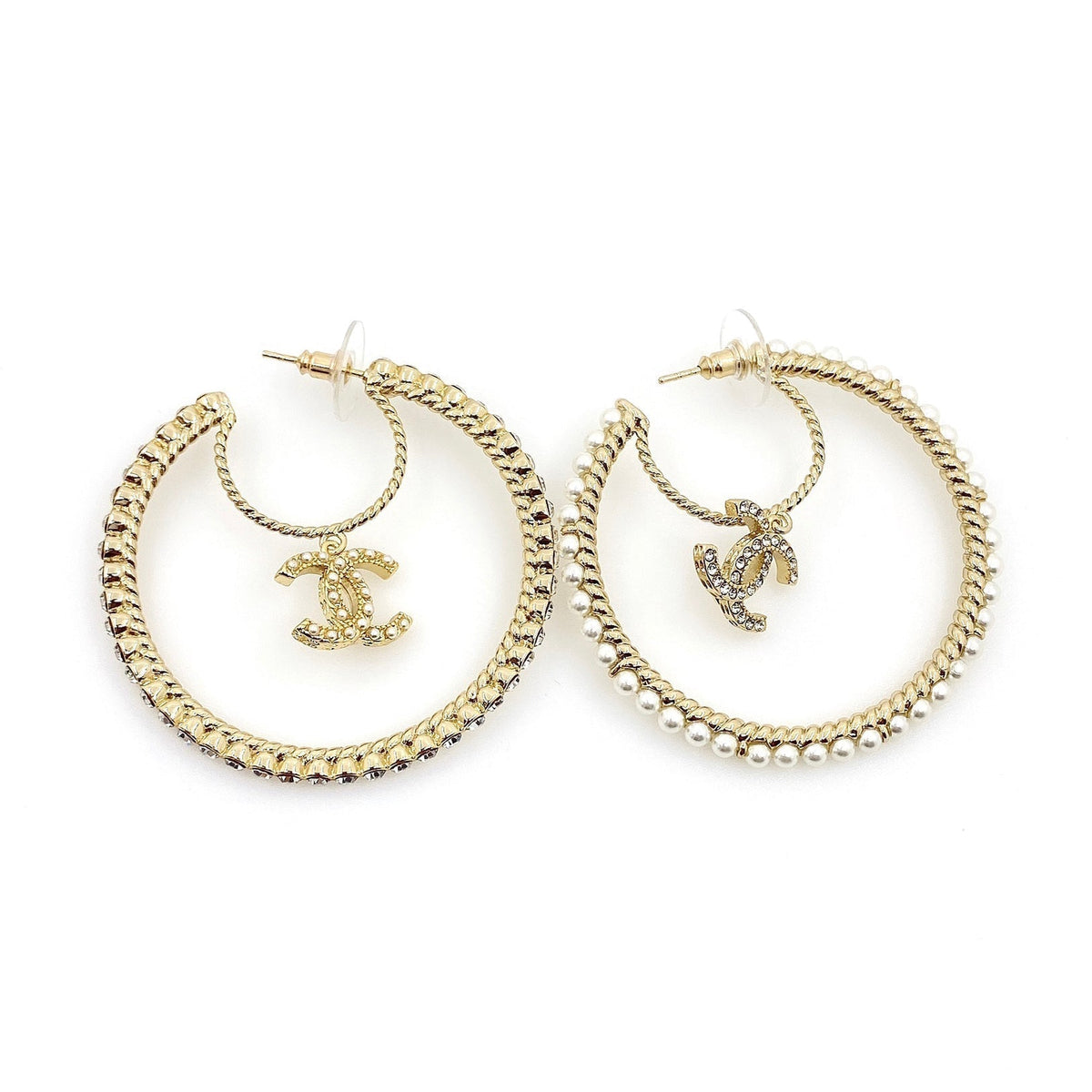 Chanel Circle Earrings - 18K Yellow Gold