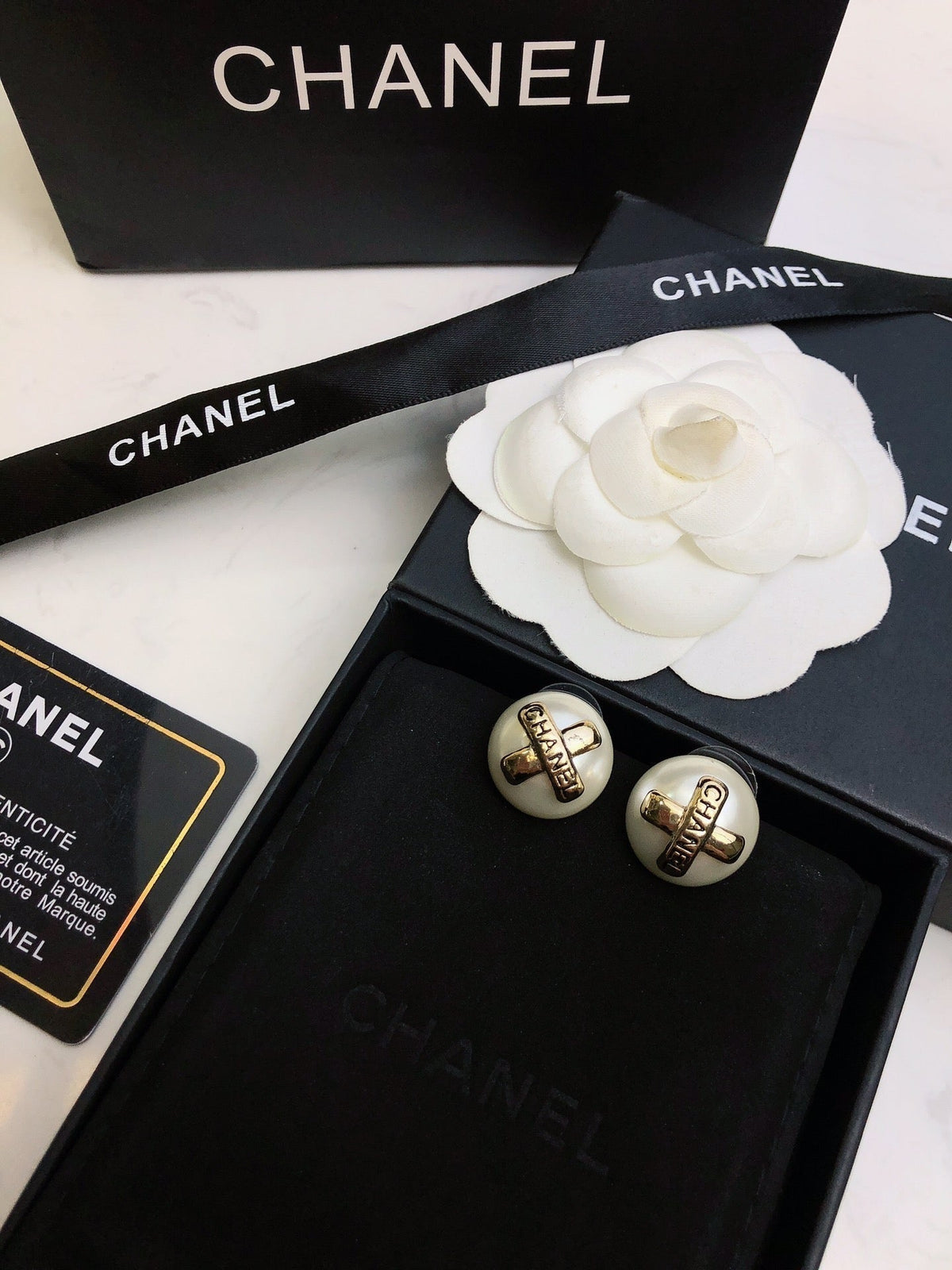 Chanel Pearl Earrings - 18K Yellow Gold