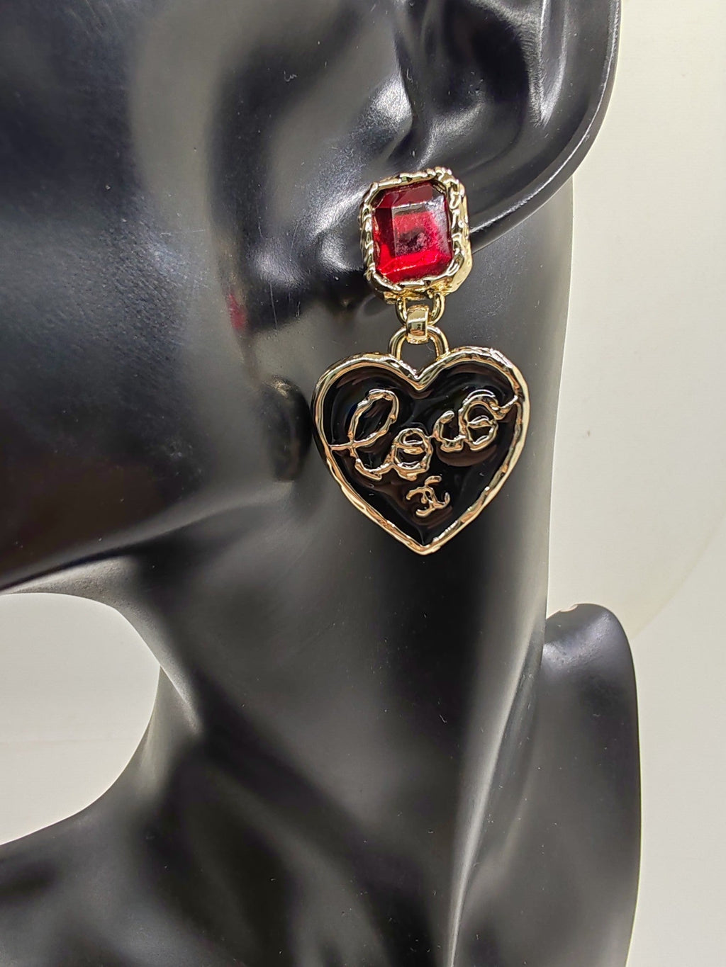 Chanel Heart Earrings - 18K Yellow Gold
