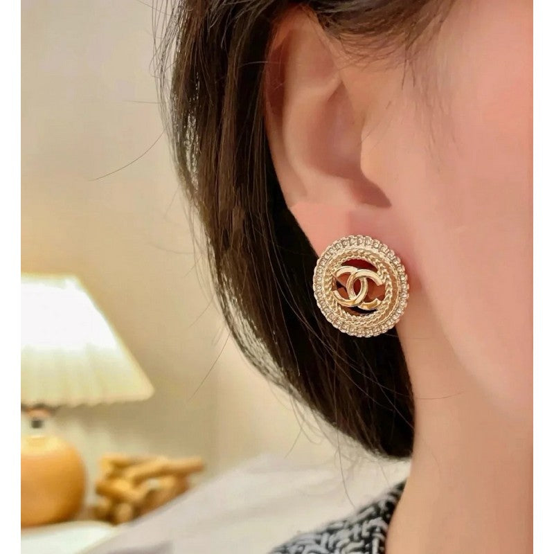 Chanel Classic Diamond Earrings - 18K Yellow Gold