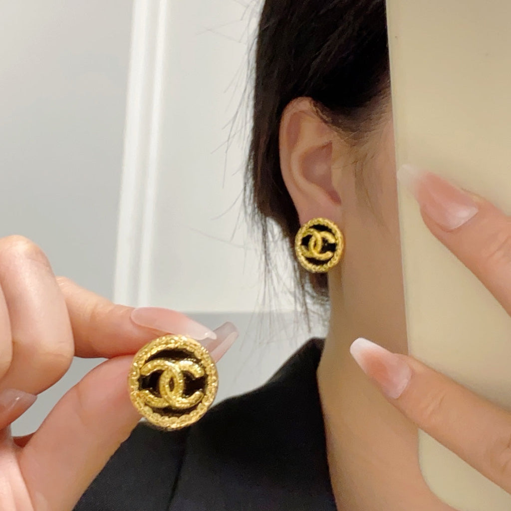 Chanel Black & Red Earrings - 18K Yellow Gold