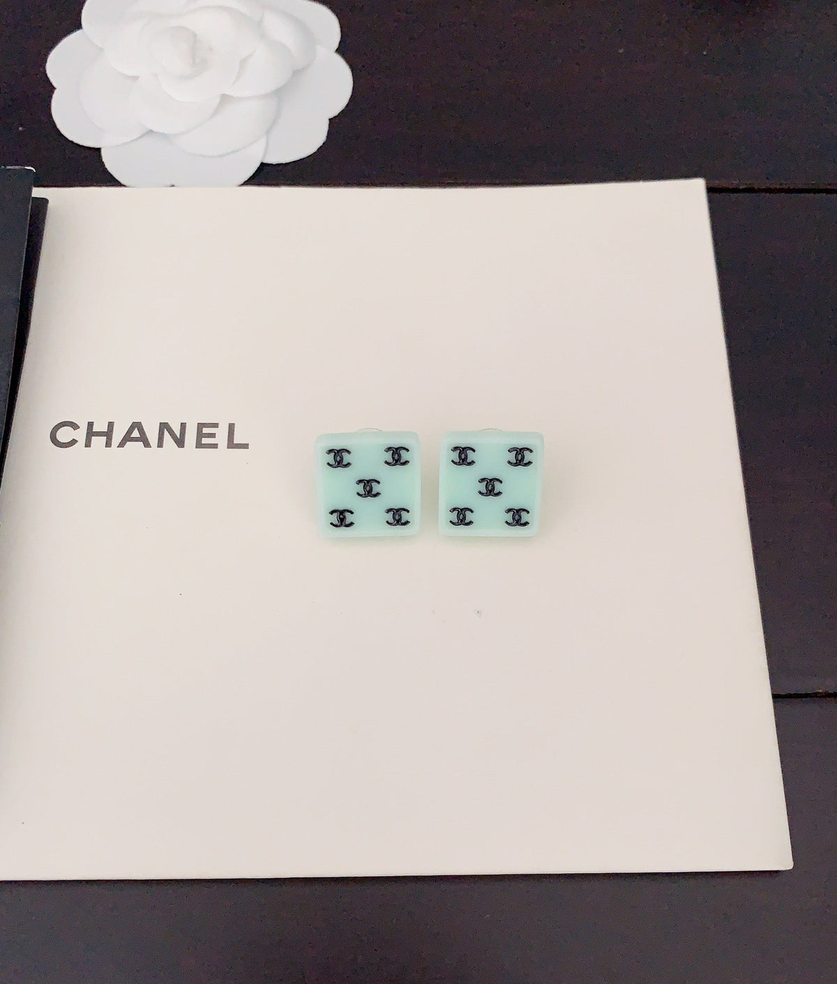 Chanel Green Resin Earrings - 18K Yellow Gold