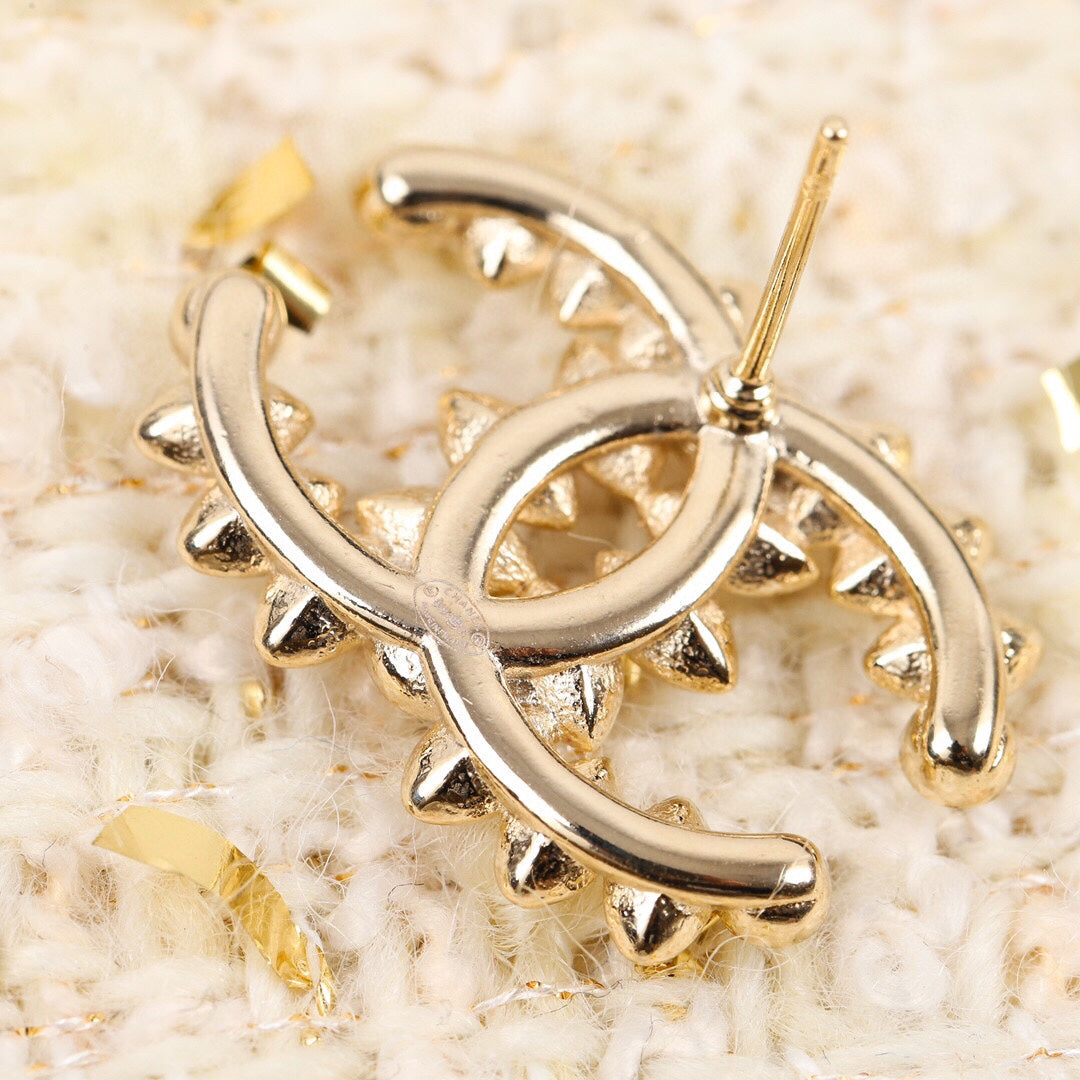 Chanel Crystal Earrings - 18K Yellow Gold