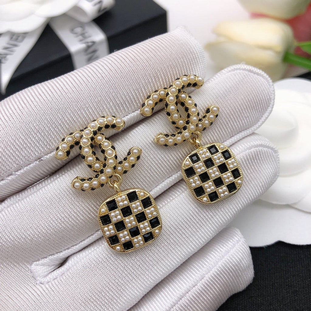 Chanel Chain Earrings - 18K Yellow Gold