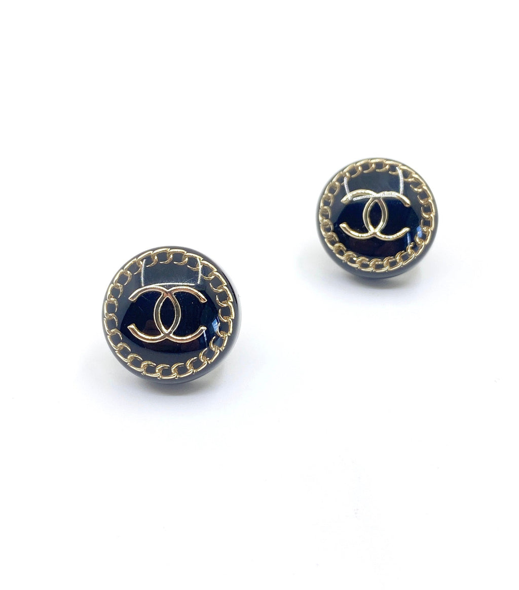 Chanel Circle Resin Earrings - 18K Yellow Gold