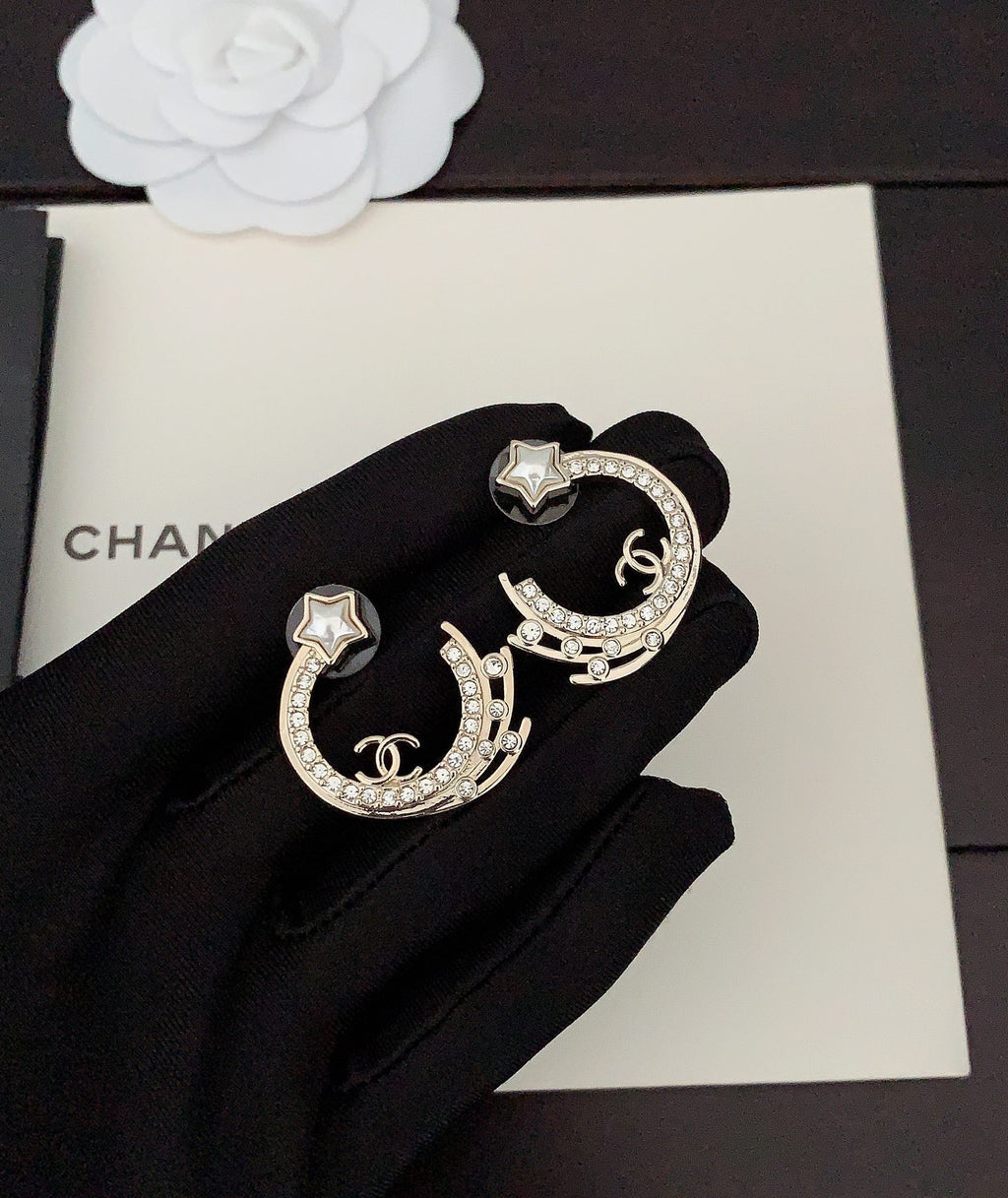 Chanel Crystal Earrings - 18K Yellow Gold