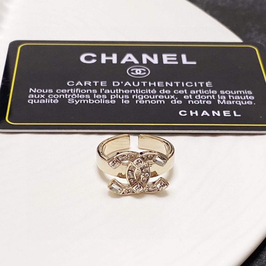 Chanel Crystal Ring - 18K Yellow Gold
