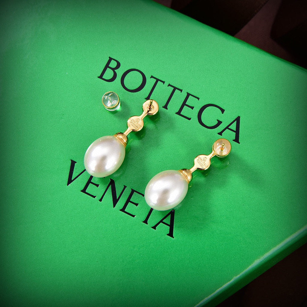 Bvlgari Pearl Earrings - 18K Yellow Gold