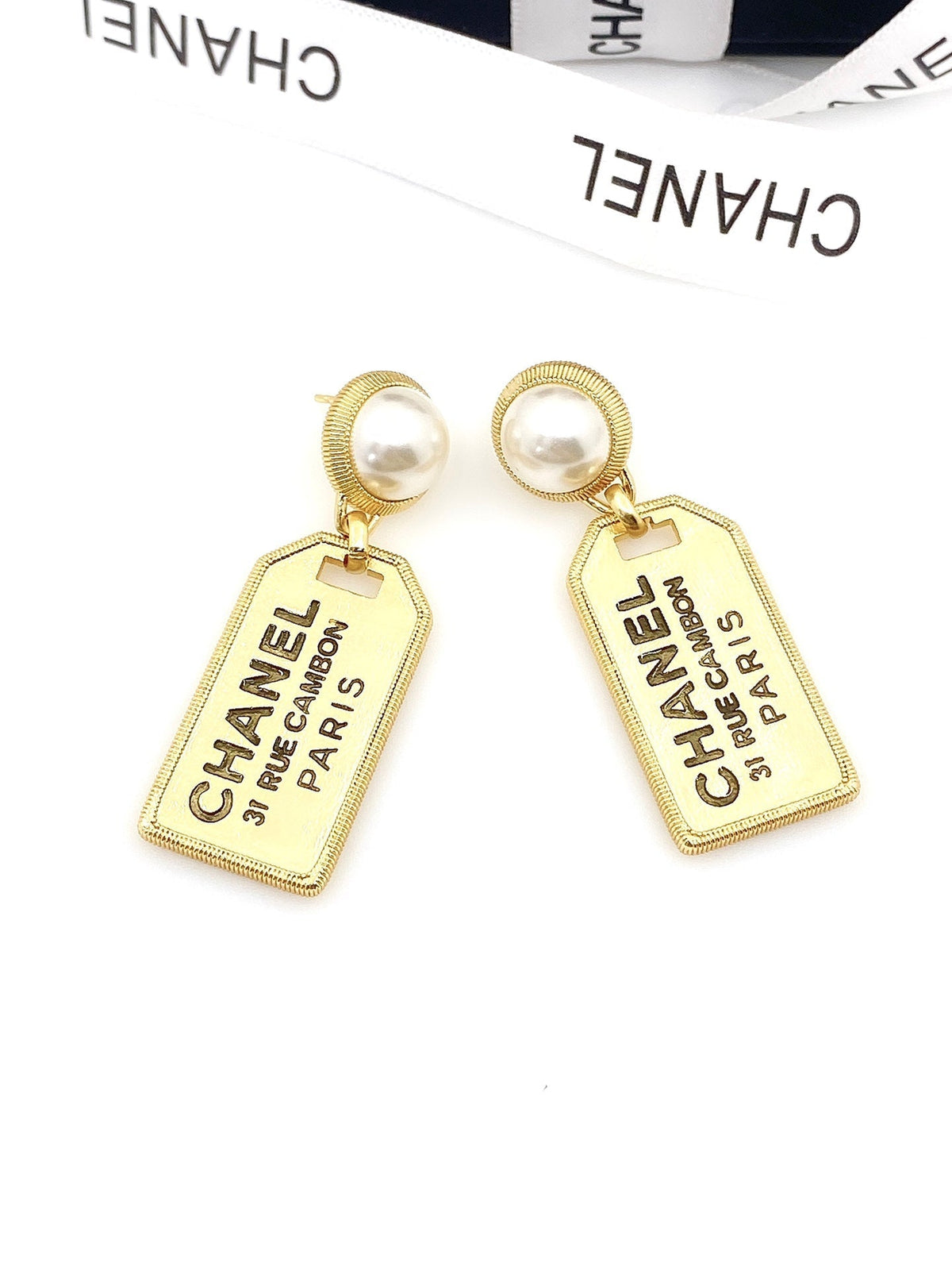 Chanel Paris Pearl Earrings - 18K Yellow Gold