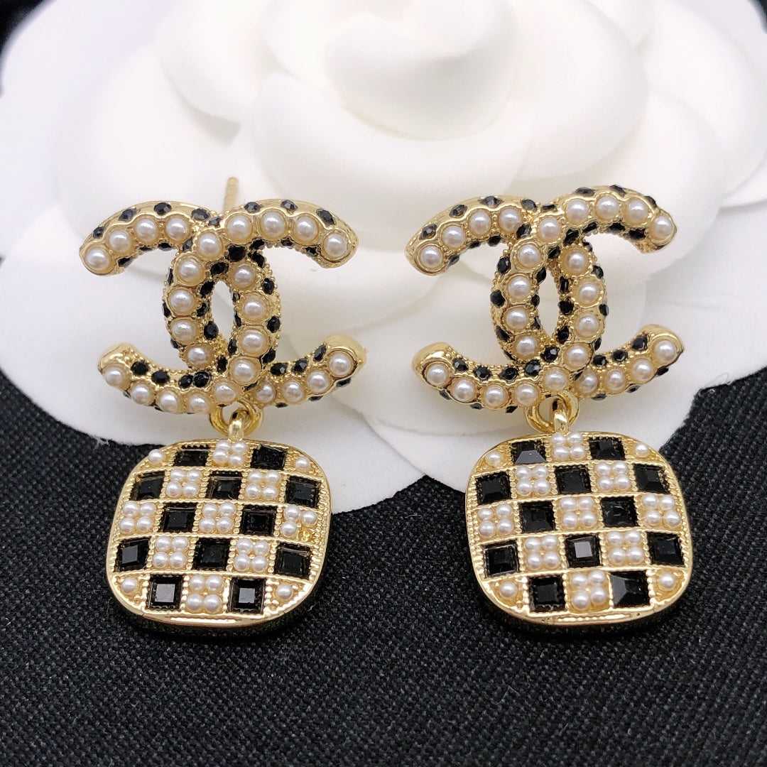 Chanel Chain Earrings - 18K Yellow Gold