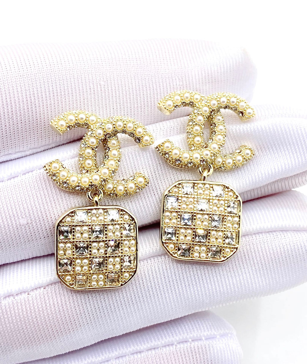Chanel Diamonds Drop Earrings - 18K Yellow Gold