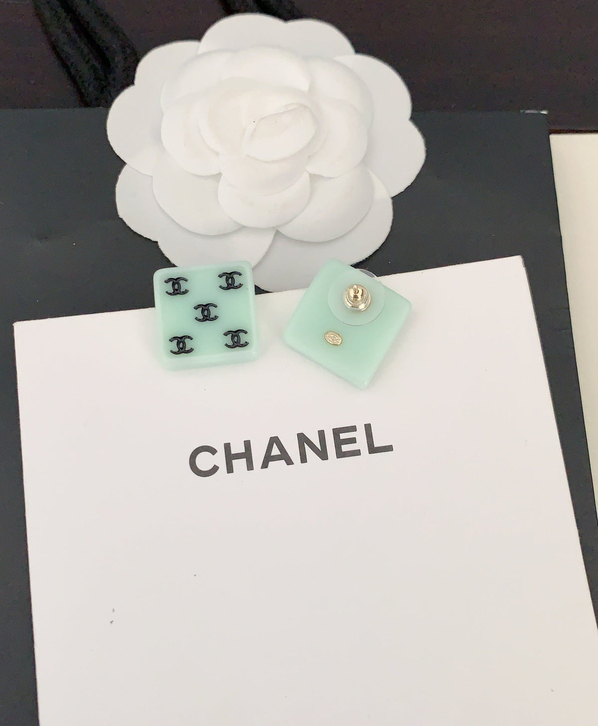 Chanel Green Resin Earrings - 18K Yellow Gold