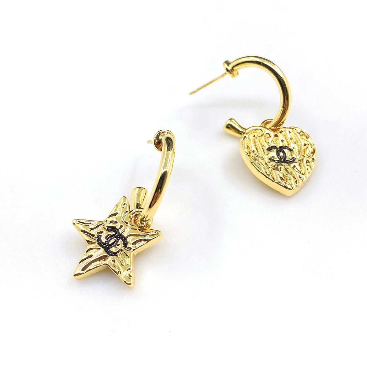 Chanel Heart Star Earrings - 18K Yellow Gold
