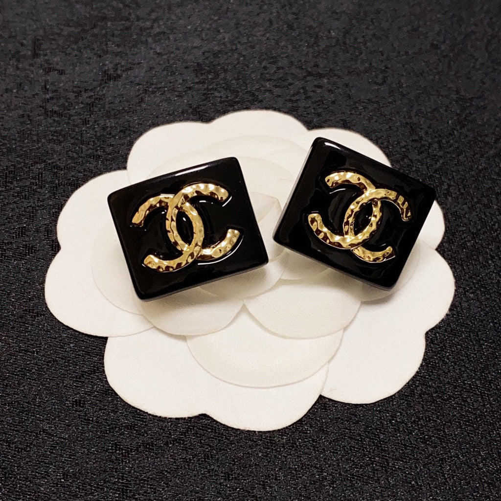 Chanel Black Resin Square Earrings - 18K Yellow Gold