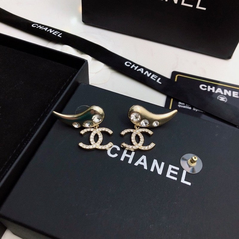 Chanel Feather Diamond Earrings - 18K Yellow Gold