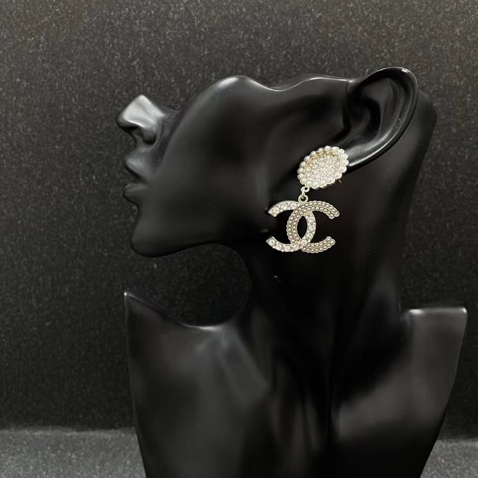 Chanel Diamond Drop Earrings - 18K White Gold