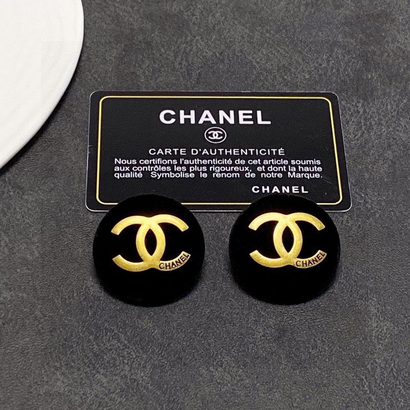 Chanel Black Earrings - 2.8 cm Height - 18K Yellow Gold