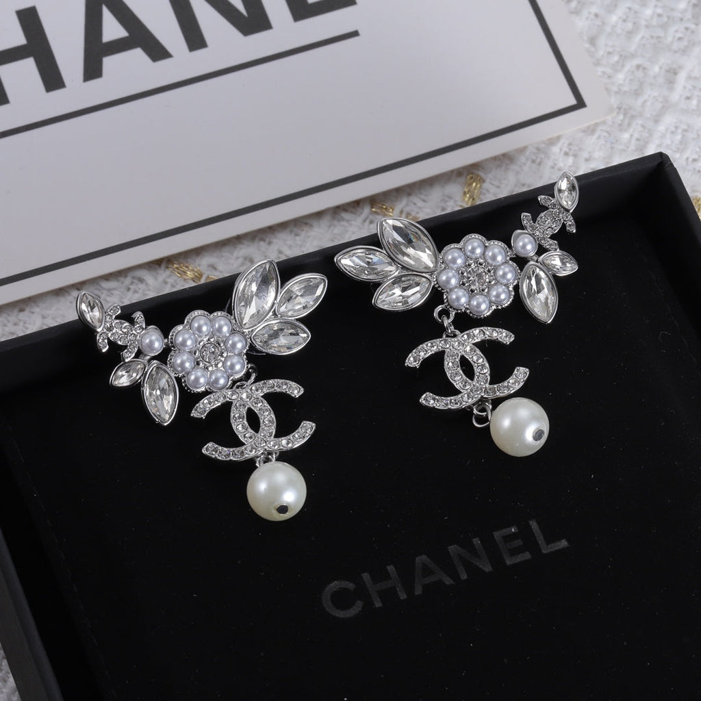 Chanel Flower Crystal Earrings - 18K Gold