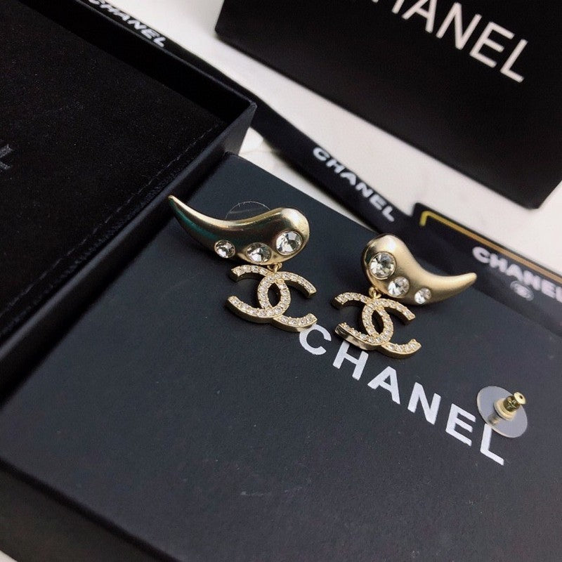 Chanel Feather Diamond Earrings - 18K Yellow Gold