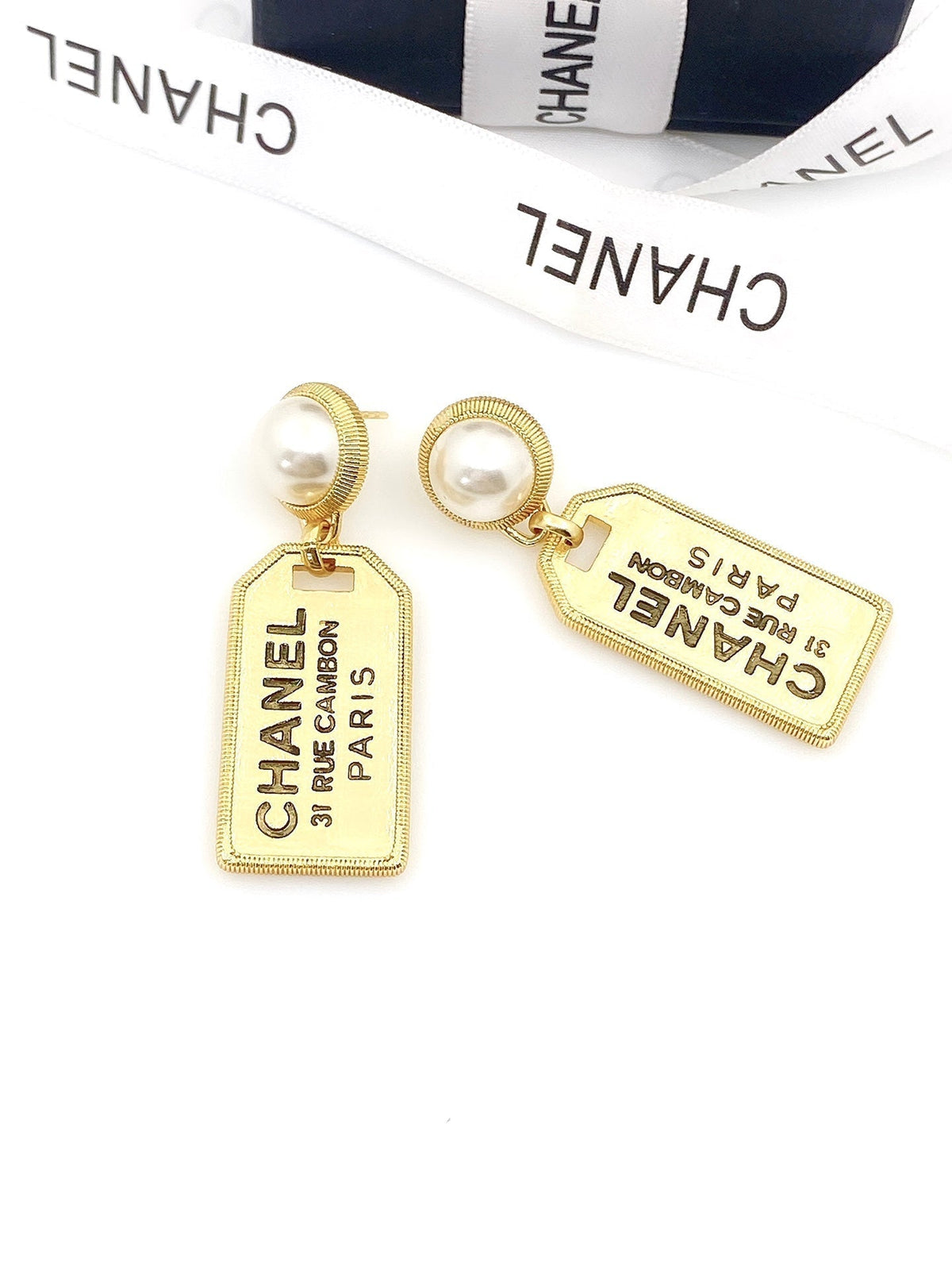 Chanel Paris Pearl Earrings - 18K Yellow Gold