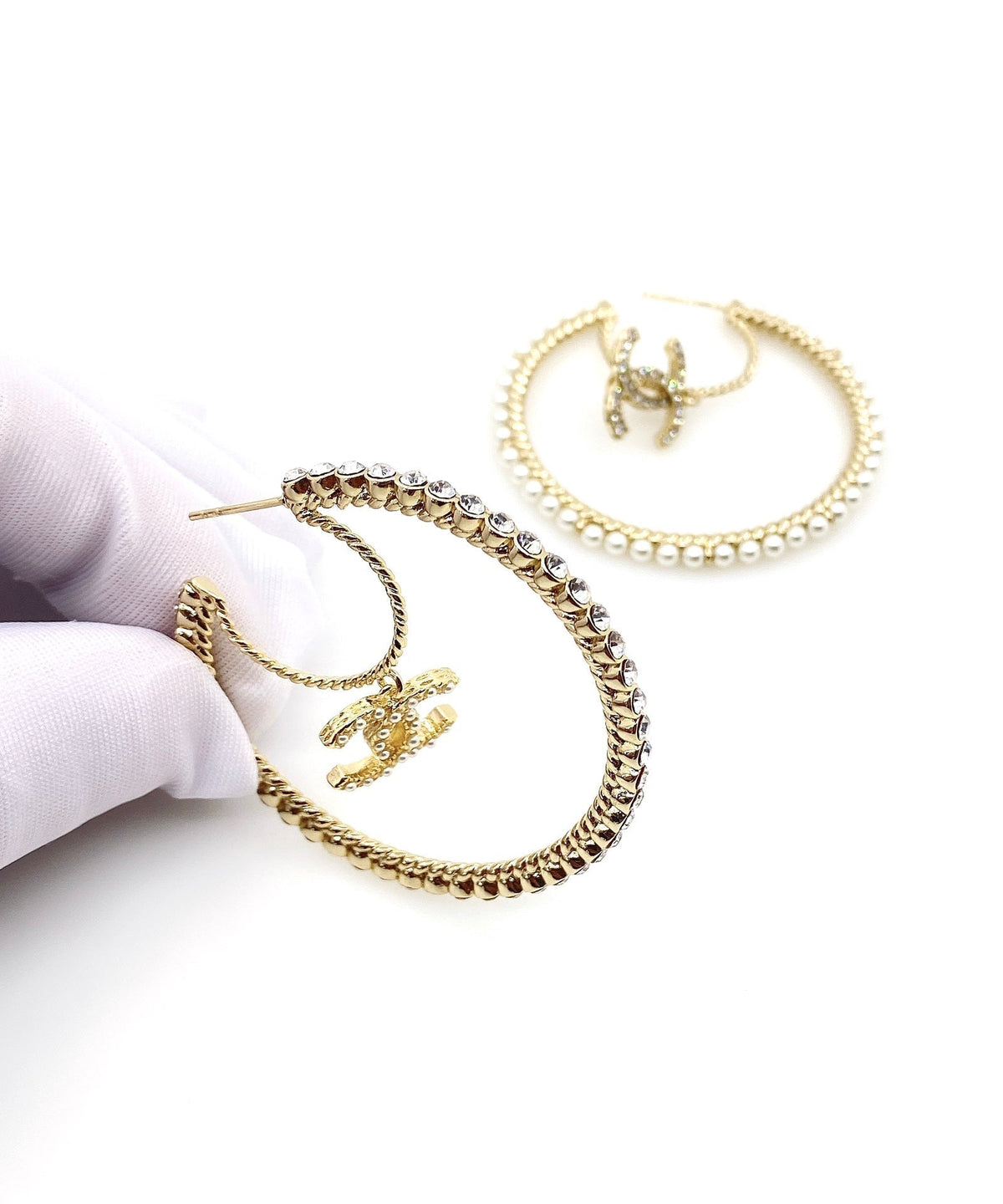 Chanel Circle Earrings - 18K Yellow Gold
