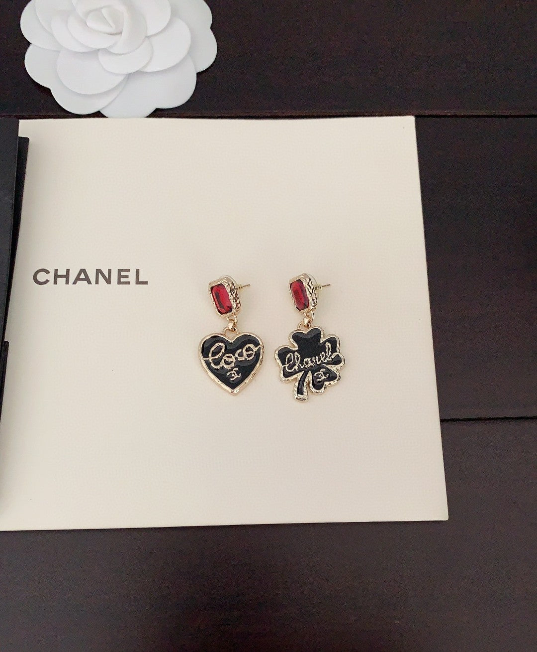 Chanel Heart Earrings - 18K Yellow Gold