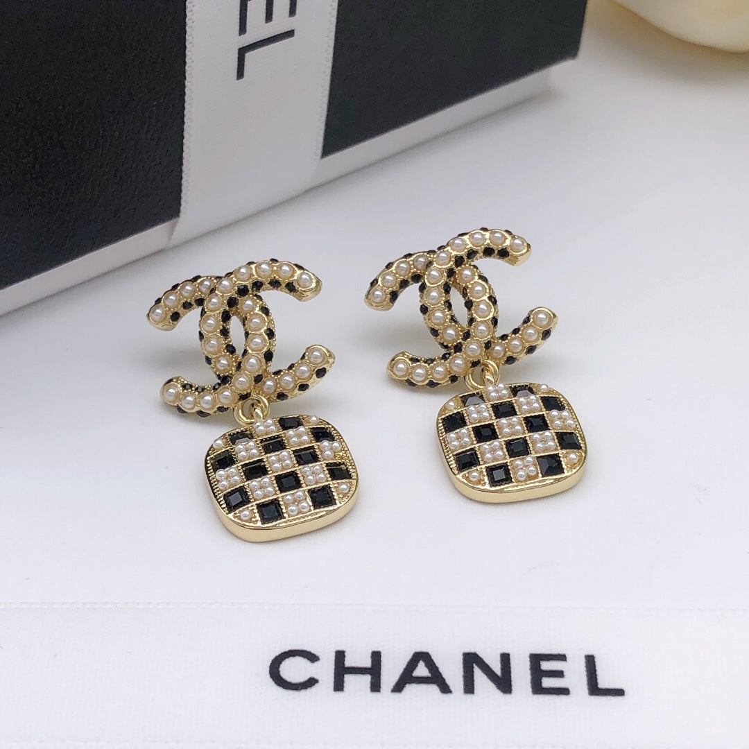 Chanel Chain Earrings - 18K Yellow Gold