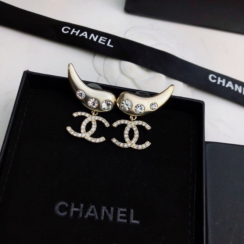 Chanel Feather Diamond Earrings - 18K Yellow Gold
