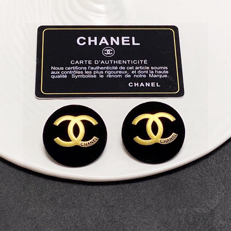 Chanel Black Earrings - 2.8 cm Height - 18K Yellow Gold