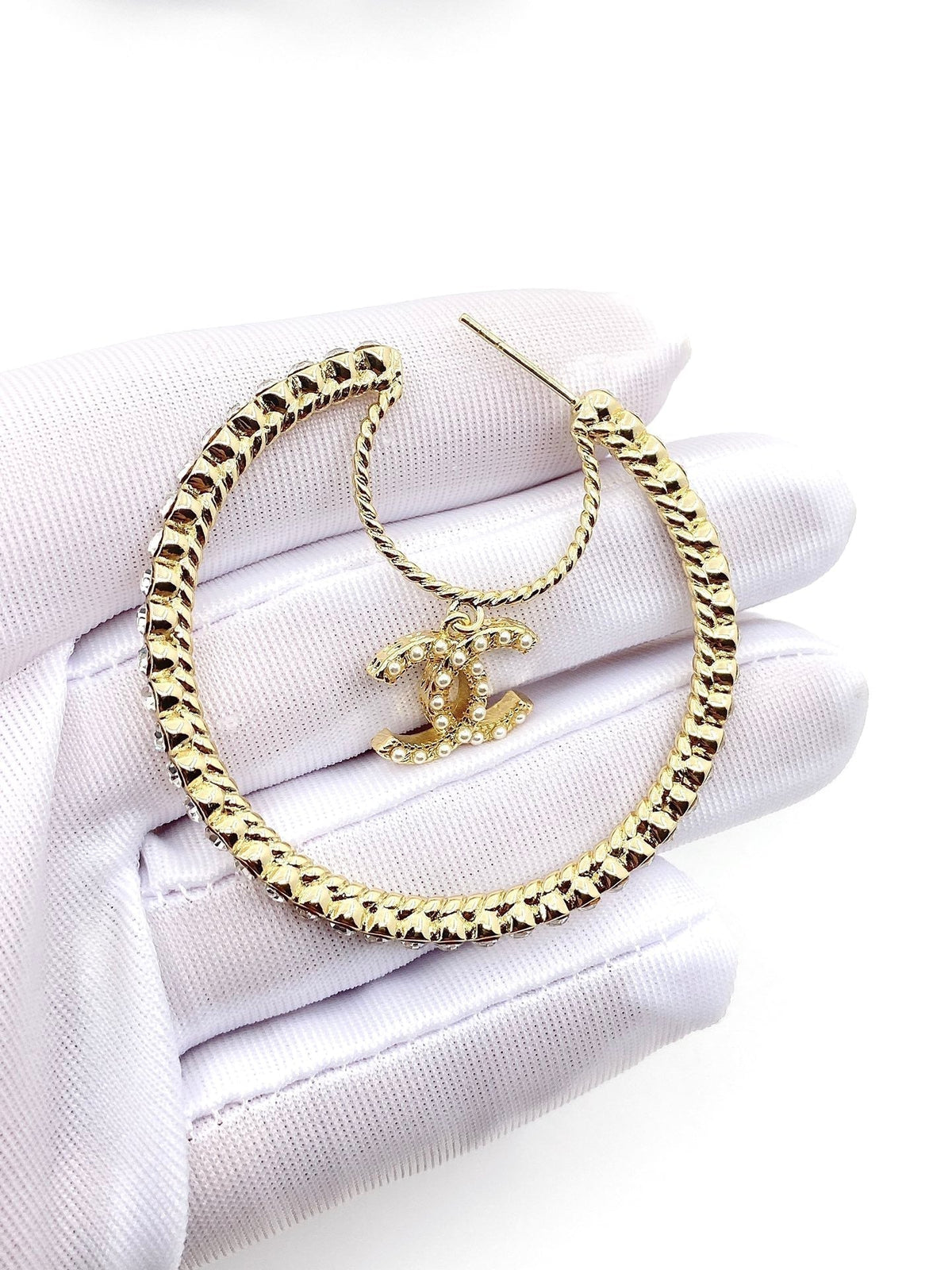 Chanel Circle Earrings - 18K Yellow Gold
