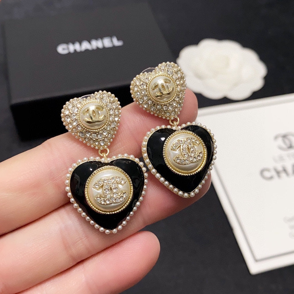 Chanel Black Heart Earrings - 18K Yellow Gold