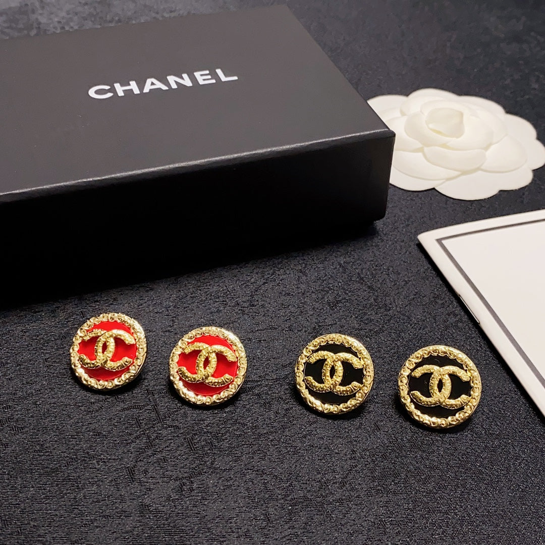 Chanel Black & Red Earrings - 18K Yellow Gold