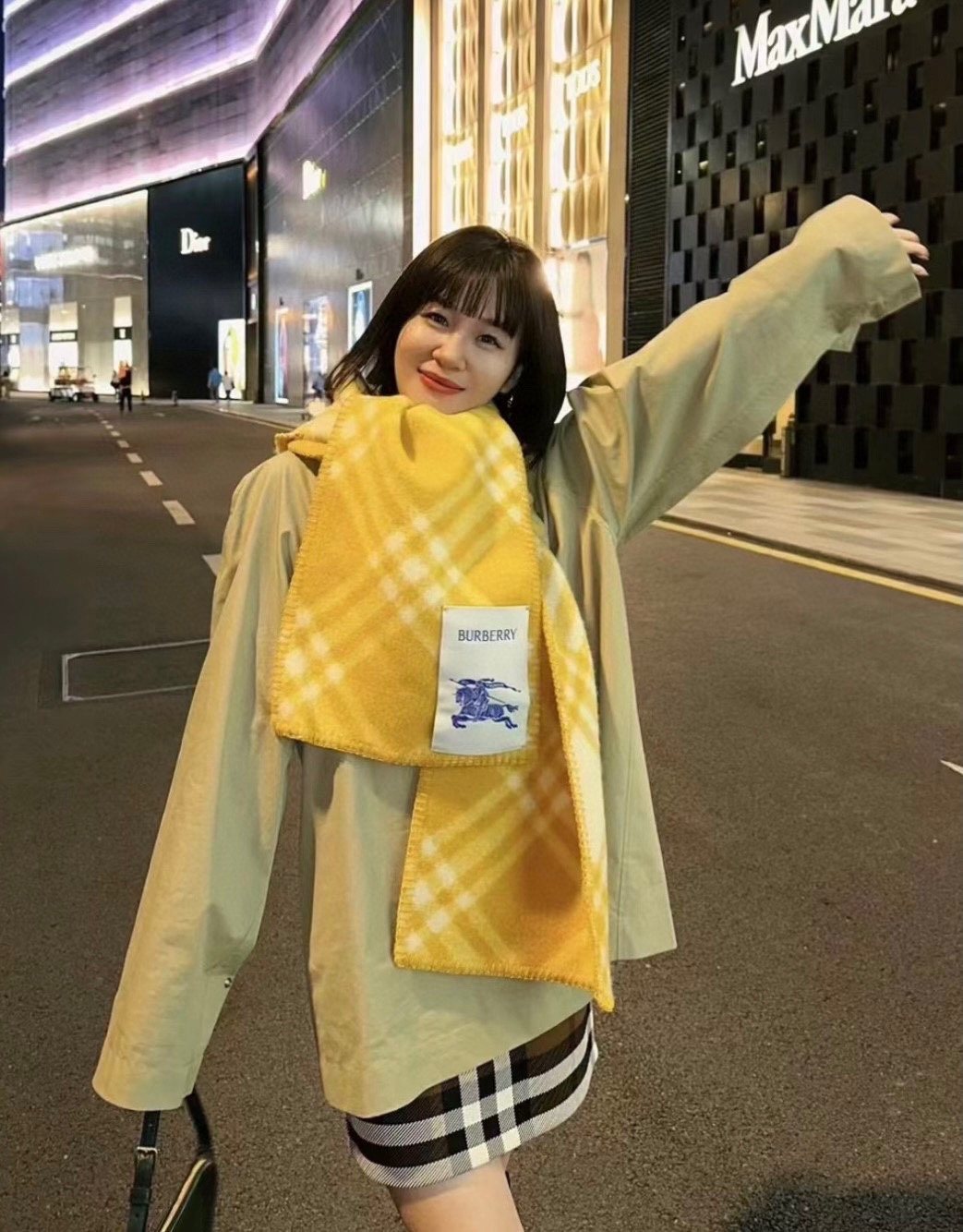 Burberry Plaid Scarf — model